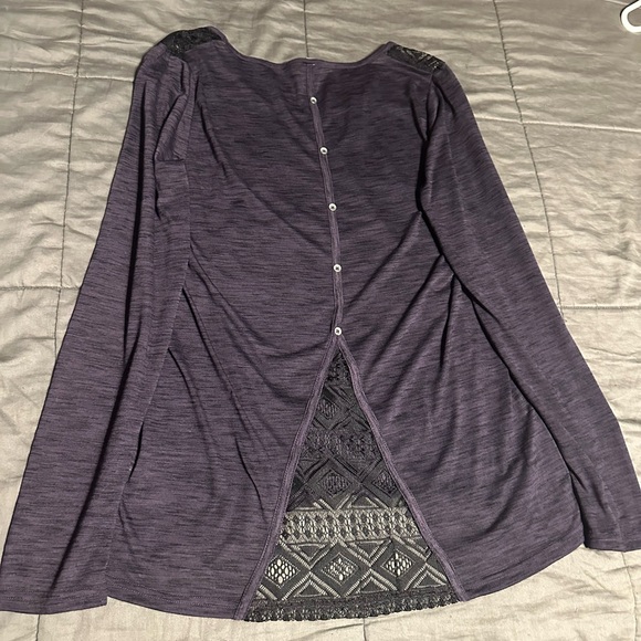 Vanity brand, women’s dress shirt size Large - Picture 2 of 4